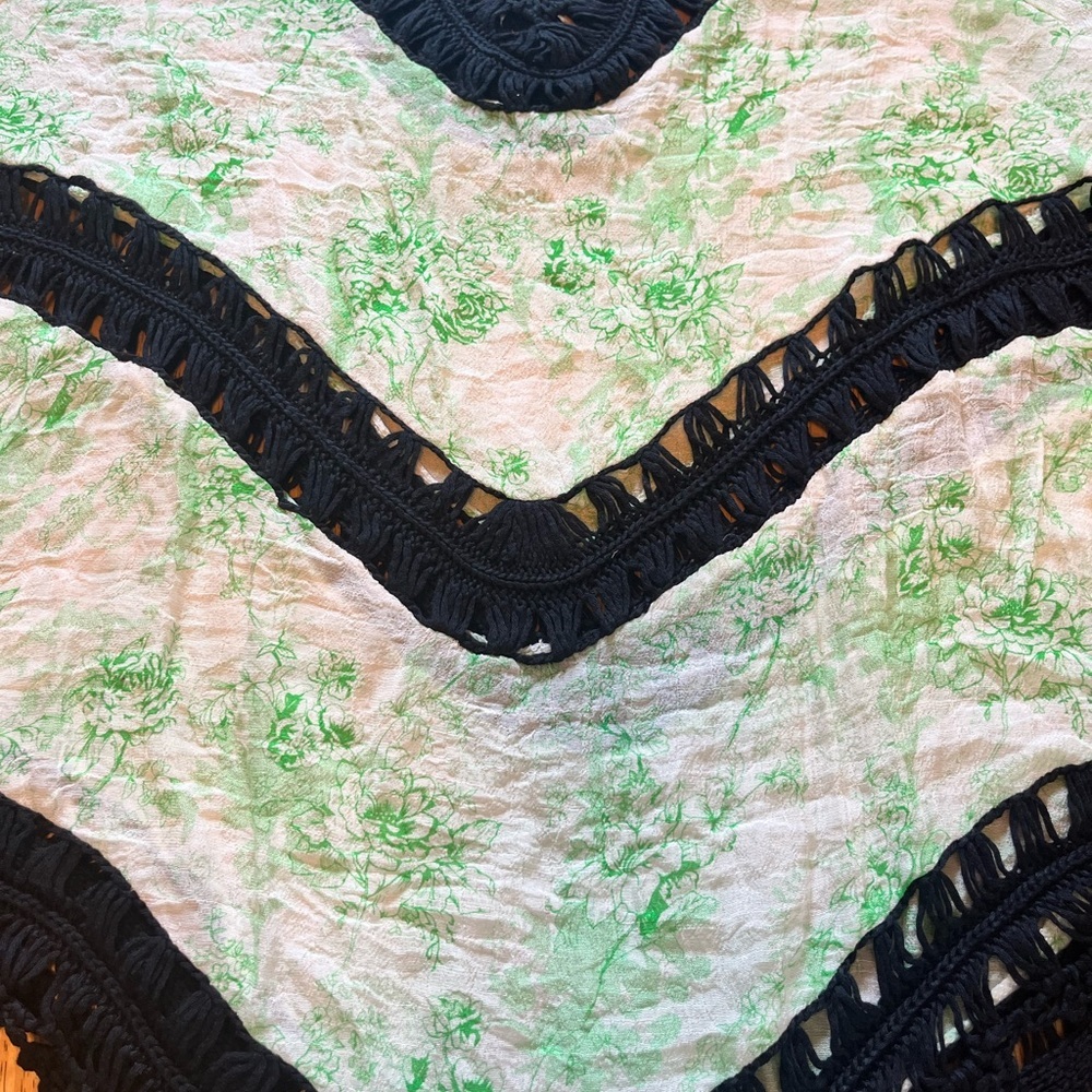 Crochet Tunic Beach Cover-up floral Design & Black Made in Mexico M Unbranded - Picture 2 of 6